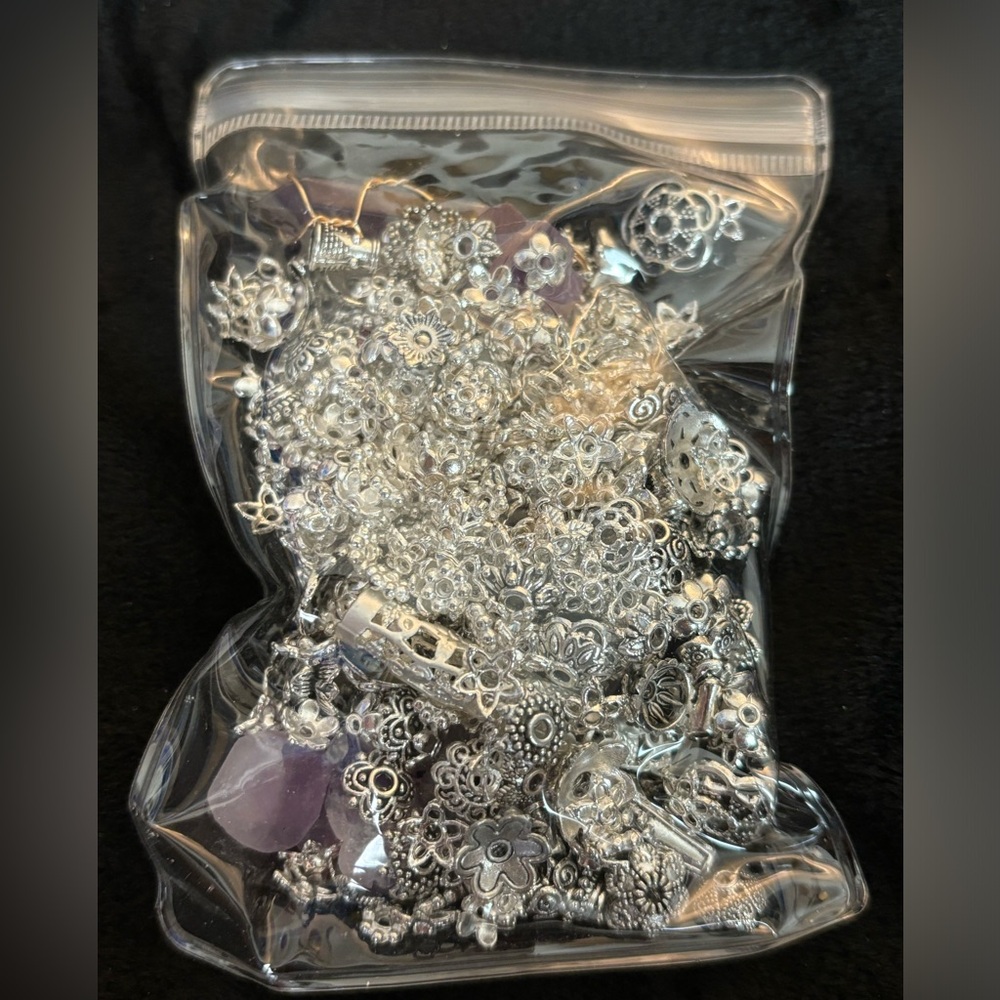 BUNDLE:Charms, elastic string, bead tray